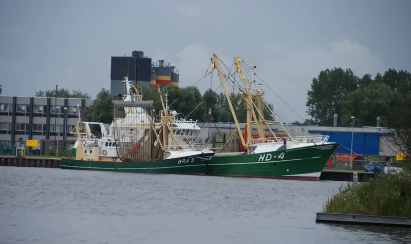 PIETER Fishing Vessel IMO 7000633 photo 4