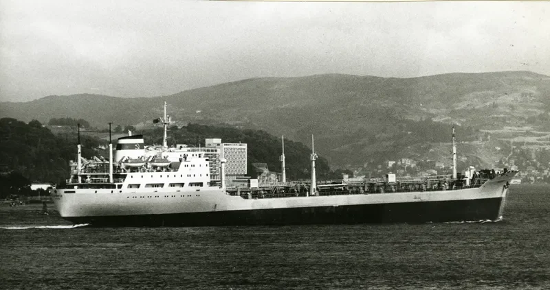 SKIKDA Tanker IMO 7001120 photo 2