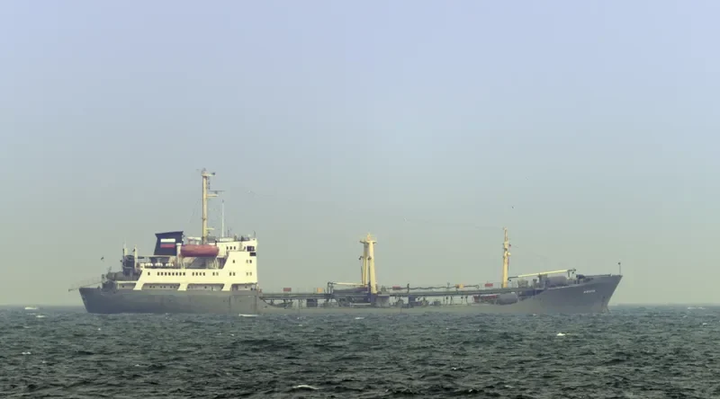 IZHORA Tanker IMO 7004603 photo 4