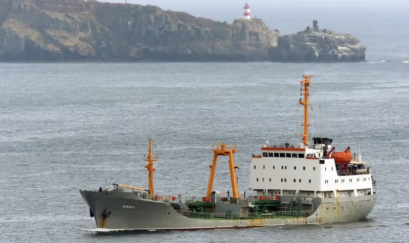 IZHORA Tanker IMO 7004603 photo 5