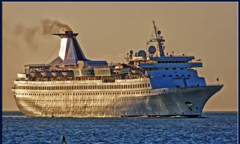 FORMOSA QUEEN Passenger Ship IMO 7005190 photo 4