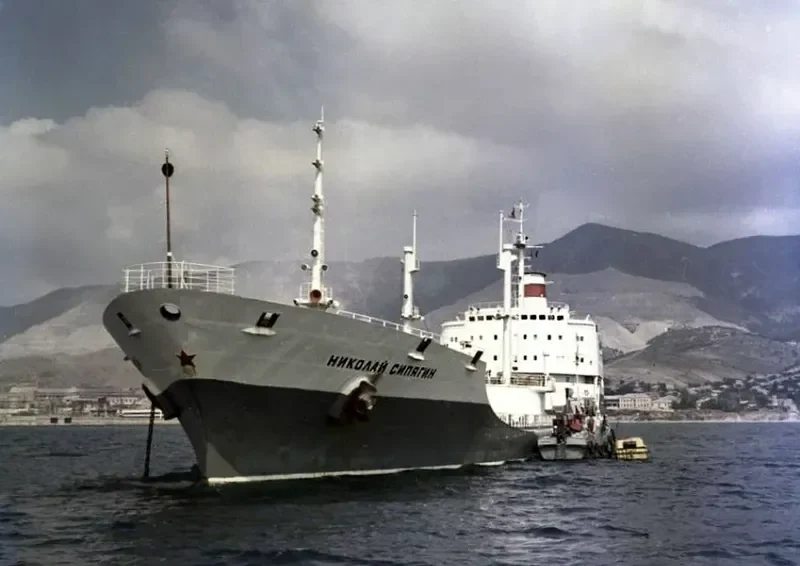 CAMELIA Tanker IMO 7005542 photo 3