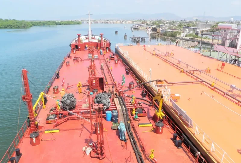 CAUTIVO Tanker IMO 7010030 photo 2