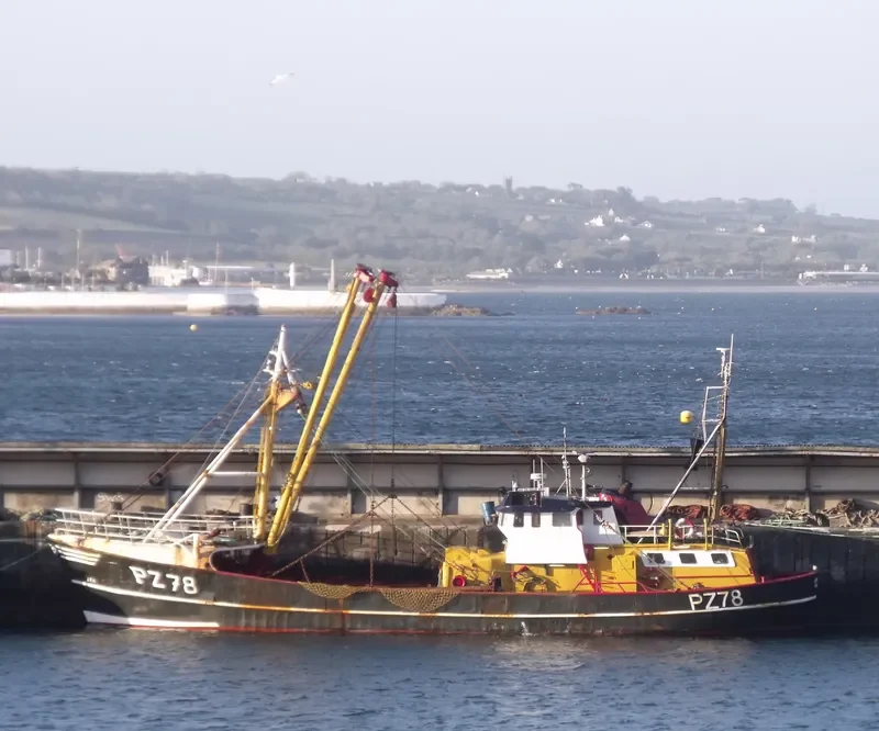 JAMES R H PZ78 Fishing Vessel IMO 7010999 photo 10
