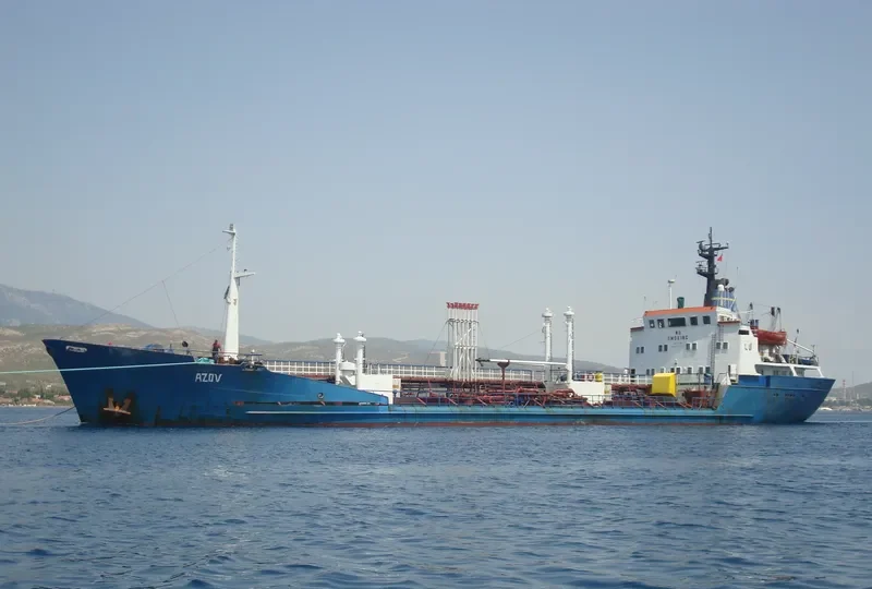 AZOV Tanker IMO 7012363 photo 6
