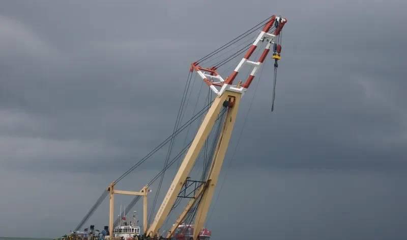 SMIT TYPHOON Crane Vessel IMO 7014476