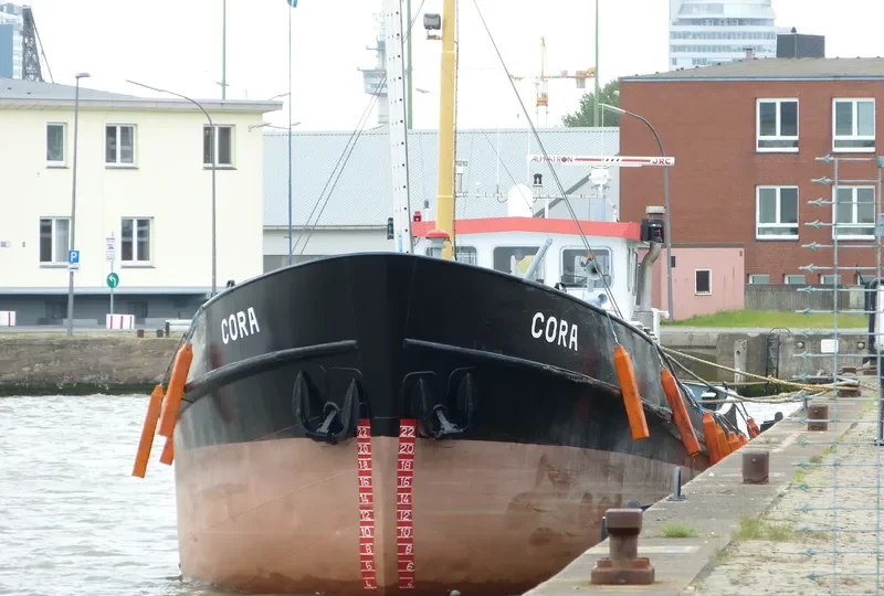 CORA Tanker IMO 7017416 photo 4