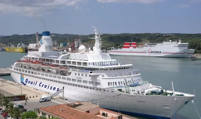 ACIF Passenger Vessel IMO 7018563 photo 3