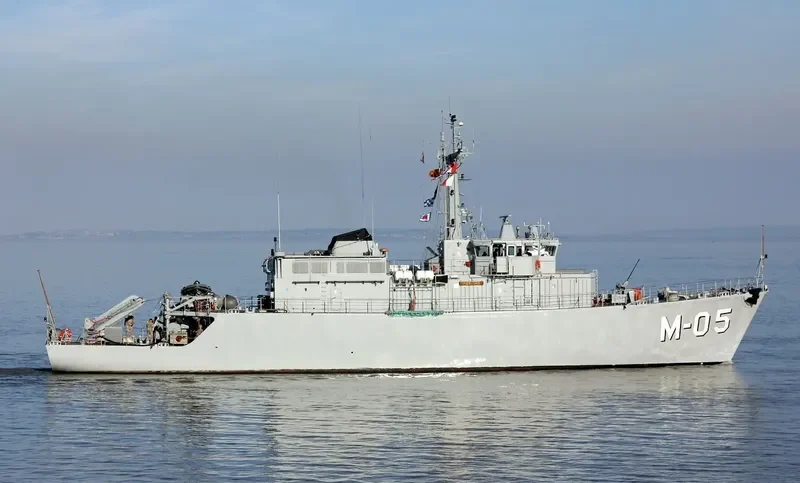 VIESTURS Fishing Vessel IMO 7040554 photo 2