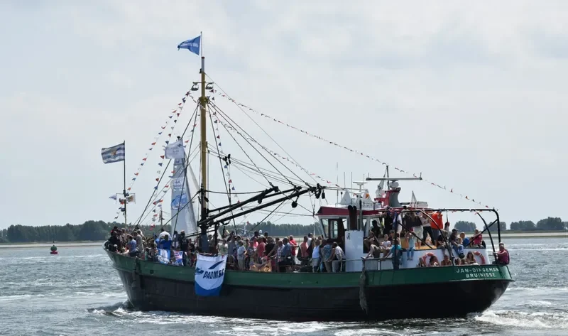 YE 85 MANUS Fishing Vessel IMO 7042590 photo 2