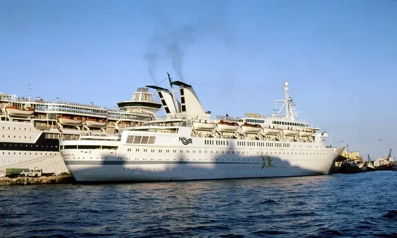 CORA Passenger Ship IMO 7046936 photo 2