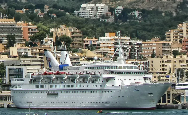 CORA Passenger Ship IMO 7046936 photo 4