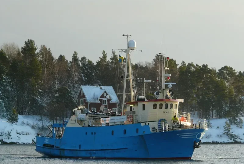 TRIAD Research Vessel IMO 7105146 photo 8