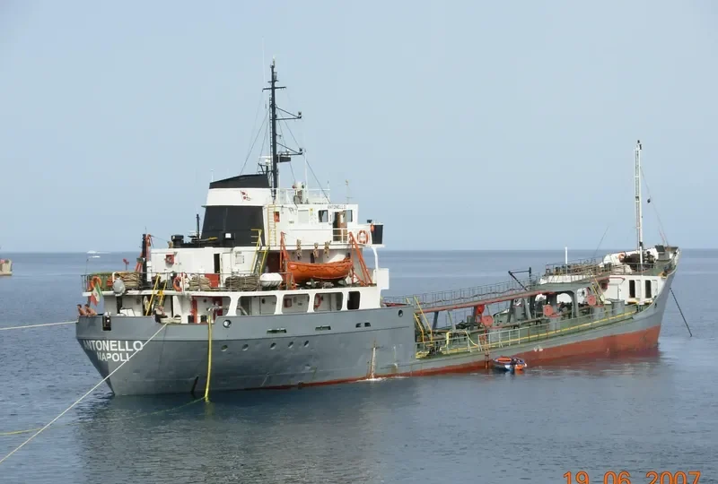ANTONELLO Tanker IMO 7105691 photo 4