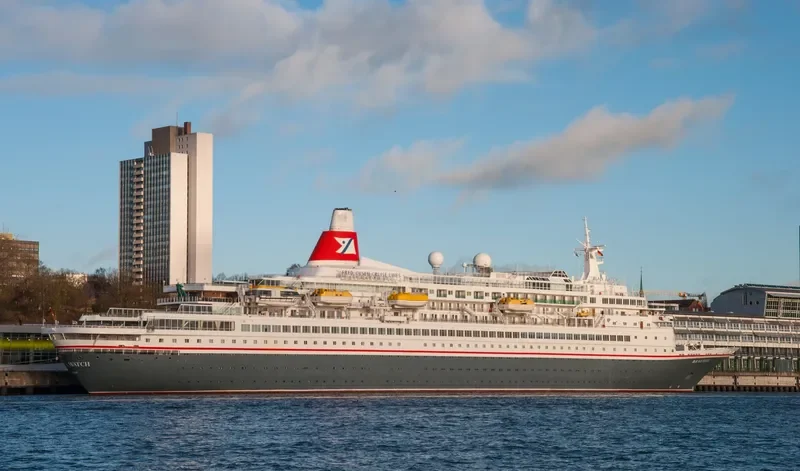 BLACK WATCH Passenger Ship IMO 7108930