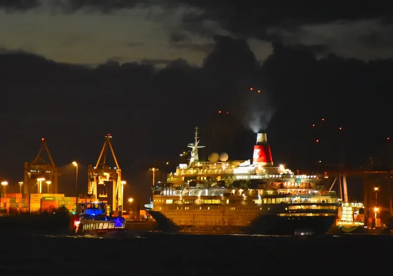 BLACK WATCH Passenger Ship IMO 7108930 photo 7