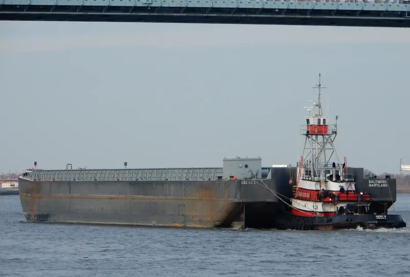 LUCKY D Tug Boat IMO 7114020 photo 2