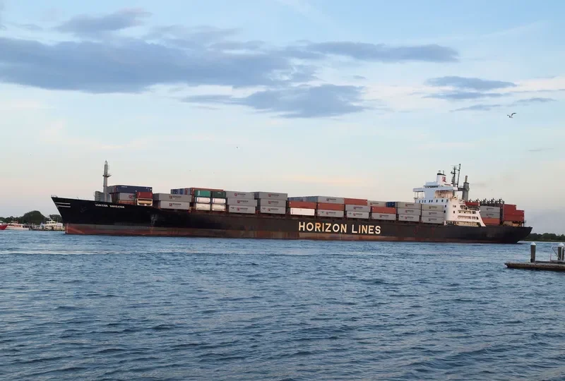 MATSON NAVIGATOR Container Ship IMO 7116315 photo 6