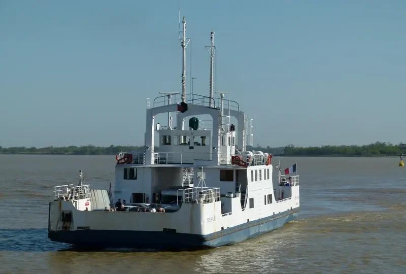 COTES DE BLAYE Passenger Ship IMO 7119513 photo 3