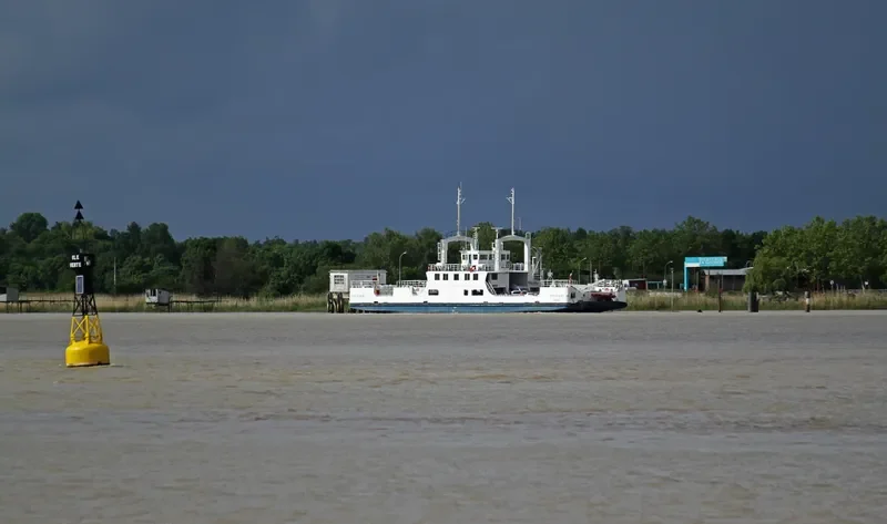 COTES DE BLAYE Passenger Ship IMO 7119513 photo 4