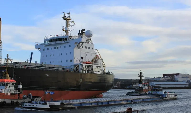URANIA Car Carrier IMO 7124087 photo 3