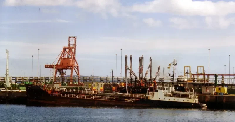 SLOPS 8 Tanker IMO 7124350 photo 2