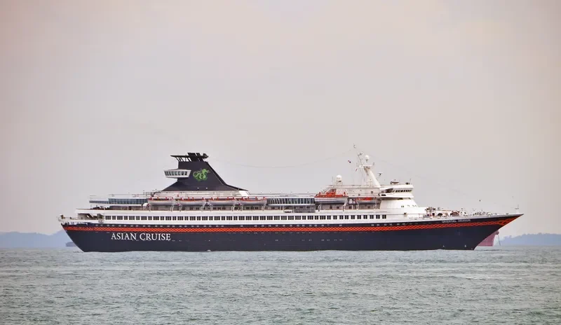 ORIENTAL DRAGON Passenger Ship IMO 7125861 photo 5