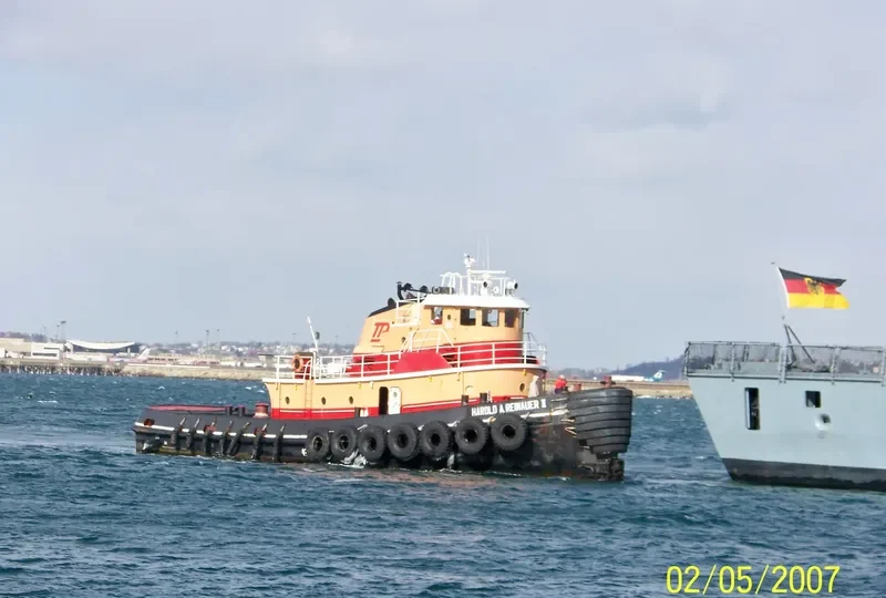 HAROLD A.REINAUER II Tug Boat IMO 7129489 photo 4