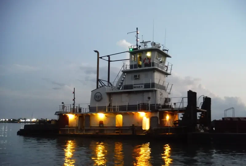 HAMP UZZELLE Tug Boat IMO 7200245 photo 2