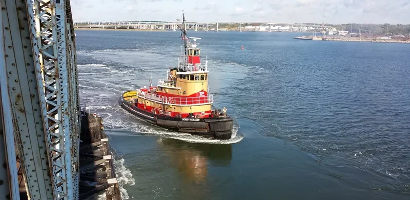 ZACHERY REINAUER Tug Boat IMO 7203302 photo 9
