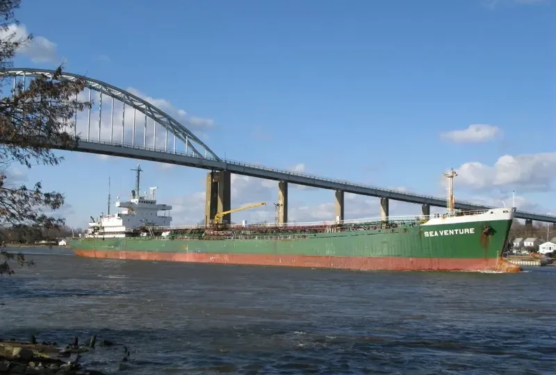 SEA VENTURE Tanker IMO 7203687 photo 2