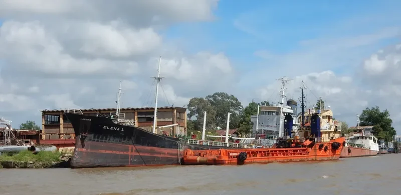 ELENA L Tanker IMO 7204461 photo 2