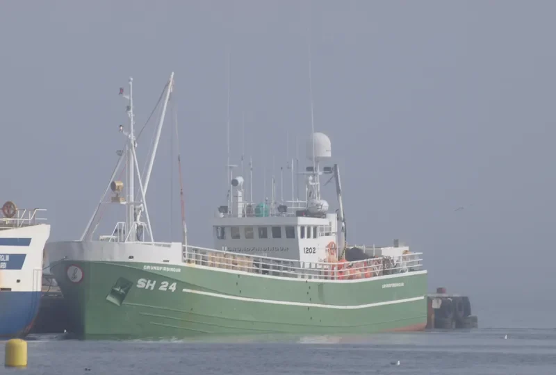 GRUNDFIRDINGUR Fishing Vessel IMO 7208780