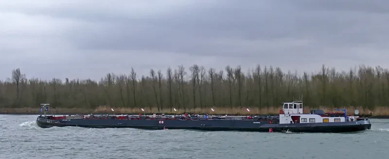 LIZZY Tanker IMO 7210525 photo 4