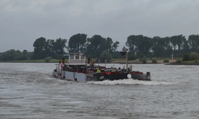 LIZZY Tanker IMO 7210525 photo 7