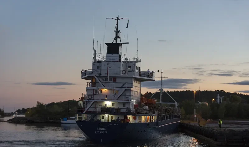 LINDA General Cargo IMO 7210874 photo 10