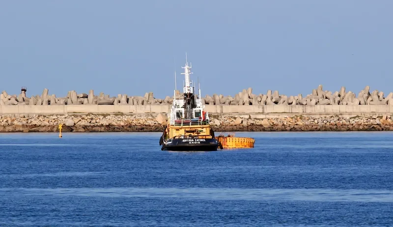 TITAN TERCERO Tug Boat IMO 7212339 photo 5