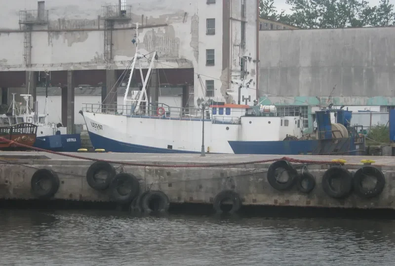UST 97 Fishing Vessel IMO 7215381 photo 2