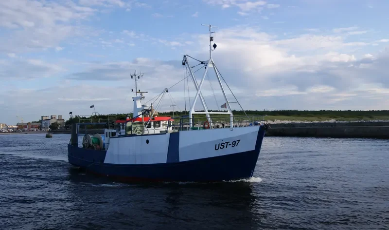 UST 97 Fishing Vessel IMO 7215381 photo 3