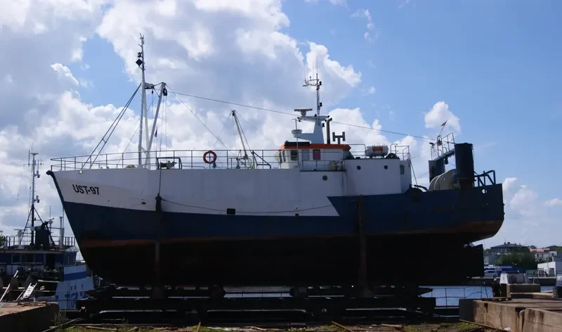 UST 97 Fishing Vessel IMO 7215381 photo 5