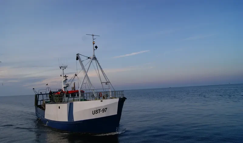 UST 97 Fishing Vessel IMO 7215381 photo 6