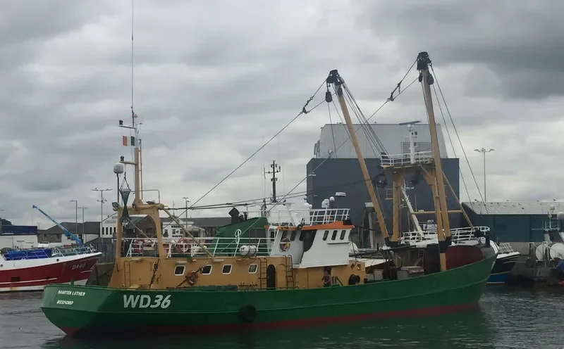 MAARTEN LUTHER Fishing Vessel IMO 7226354 photo 2