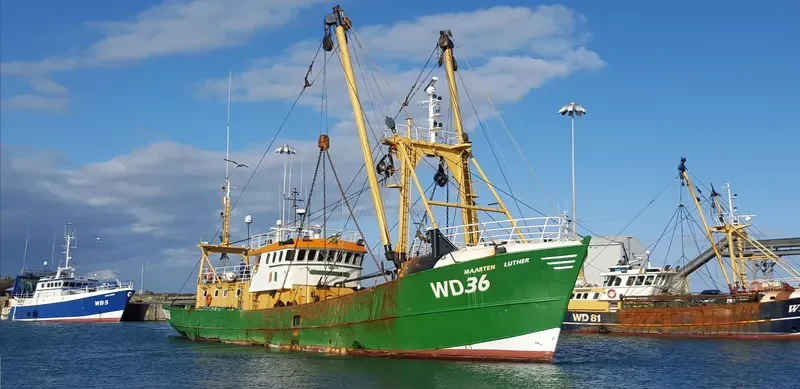MAARTEN LUTHER Fishing Vessel IMO 7226354 photo 4