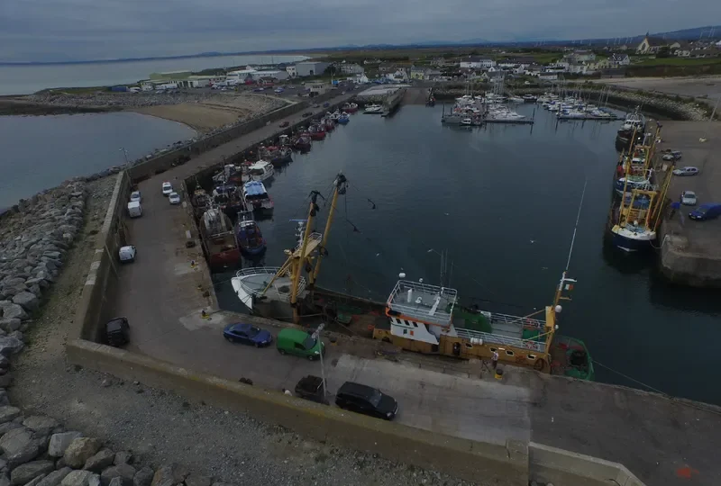 MAARTEN LUTHER Fishing Vessel IMO 7226354 photo 5
