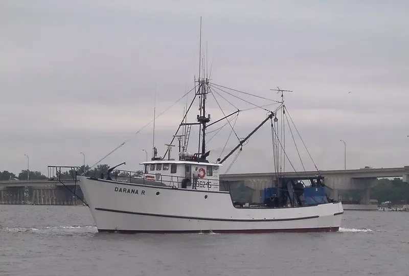 DARANA R Fishing Vessel IMO 7230941 photo 3