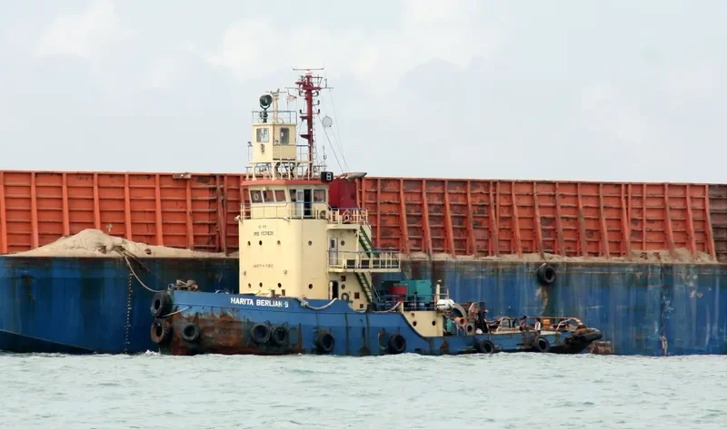 HARITA BERLIAN 9 Tug Boat IMO 7231531 photo 2