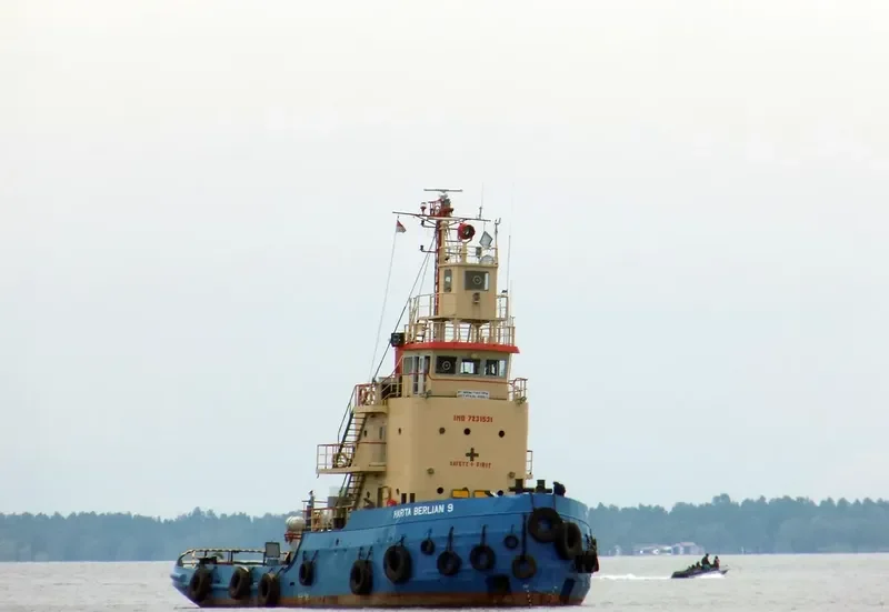 HARITA BERLIAN 9 Tug Boat IMO 7231531 photo 4