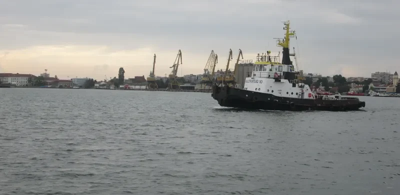 MULTRATUG 10 Tug Boat IMO 7232638 photo 2