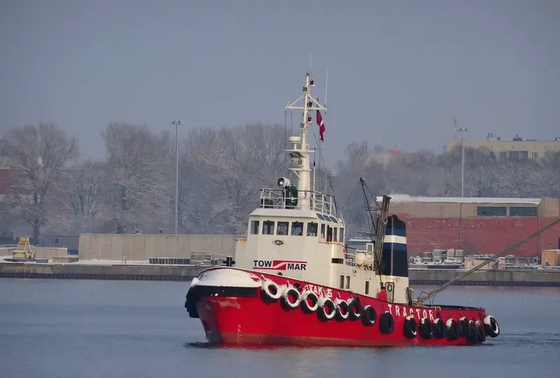 TAK 5 Tug Boat IMO 7237262 photo 3