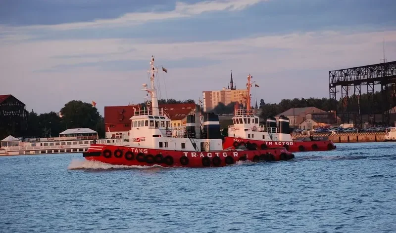 TAK 5 Tug Boat IMO 7237262 photo 5